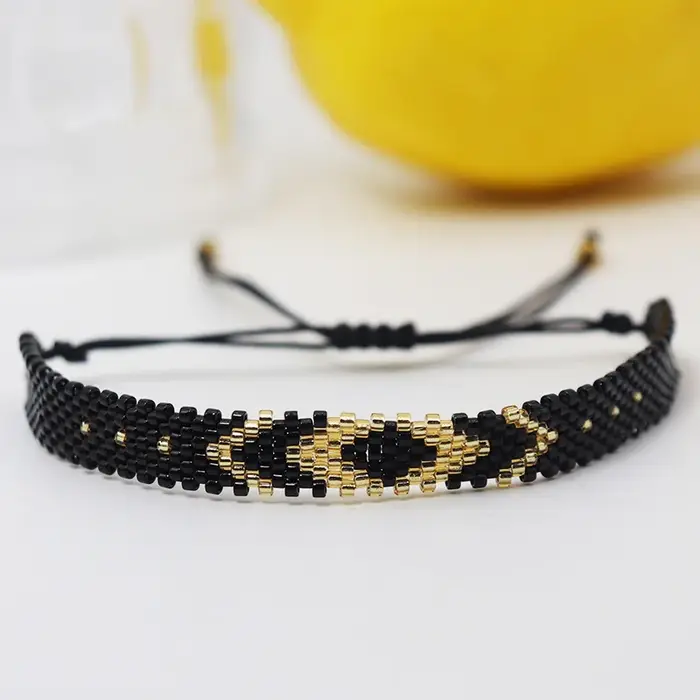 Bracelet perlé tissé à la main