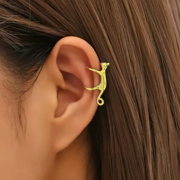 1 Pc Funny Climbing Cat Clip Earring for Women Cute Animal Green Eye Kitten Frog Without Piercing Earbone