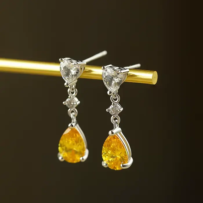 Boucles d'oreilles en topaze en forme de cœur en argent véritable S925, design de niche, pendentif en forme de goutte, bijoux de tempérament polyvalents