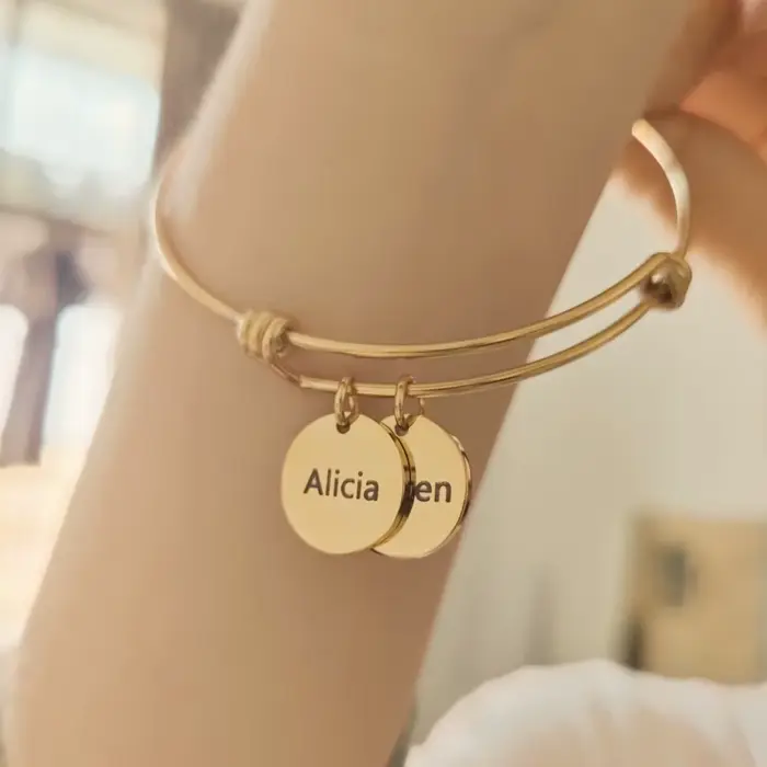 Bracelets personnalisés pour femmes, gravure personnalisée de 1 à 8 noms, pendentif rond, bracelet d