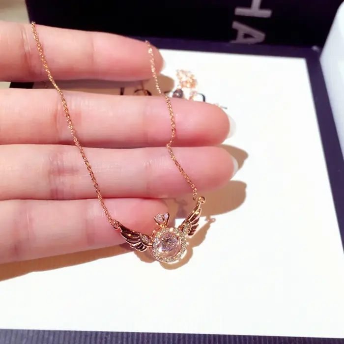 Collier à ailes d'angle en Zircon Super brillant pour femmes