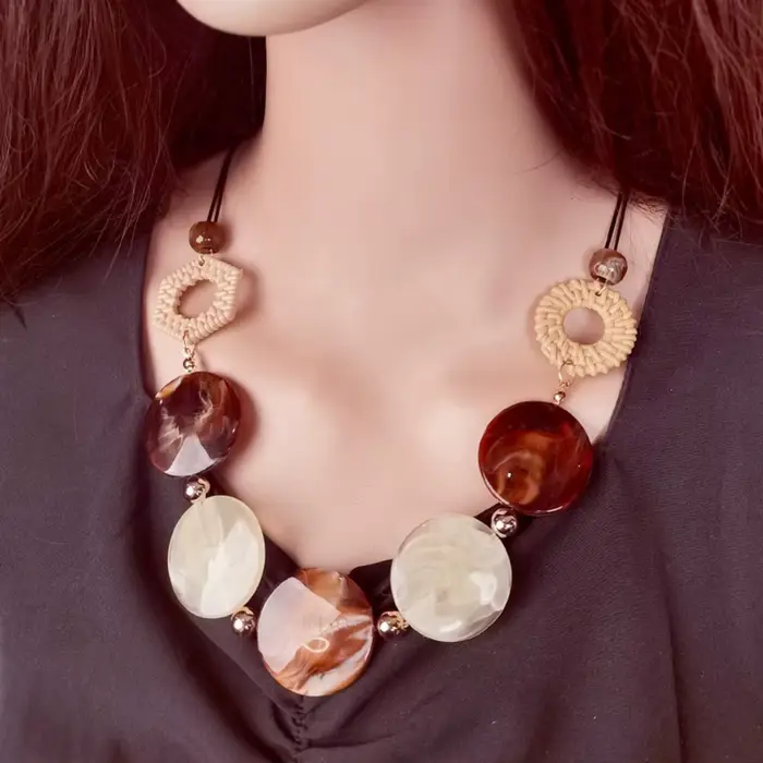 Collier Vintage en Rotin