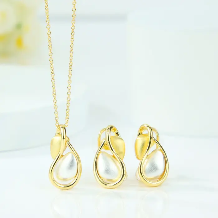 Parure de bijoux baroque tendance européenne en or 14 carats