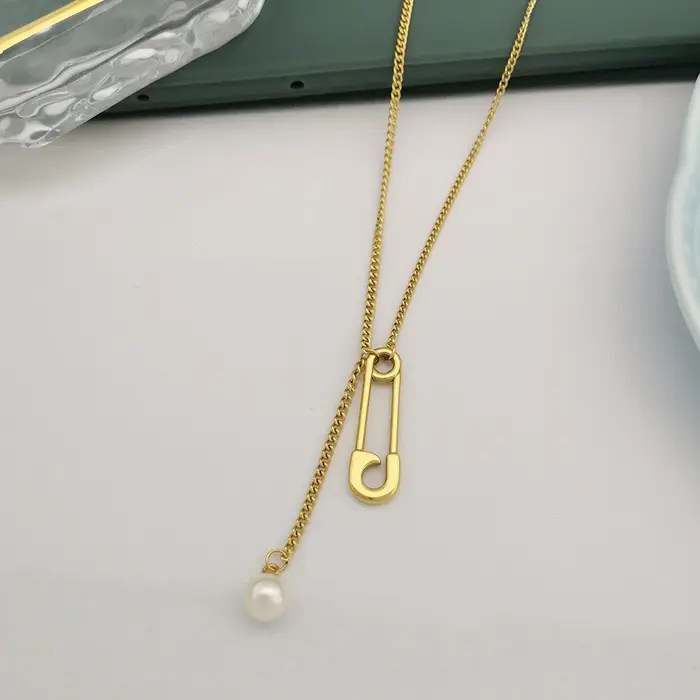 Collier pendentif épingle de sûreté à pompon de perles pour femme