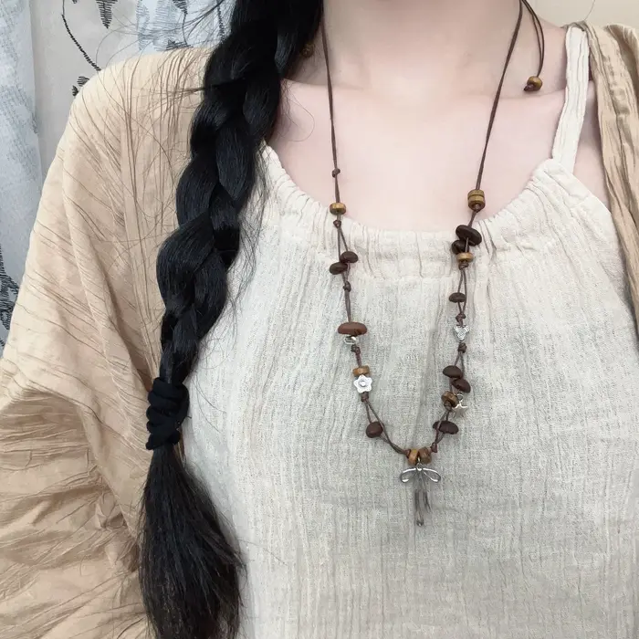 Nouveau collier en perles de café de style chinois pour femmes avec chaîne de pull ajustable et acce