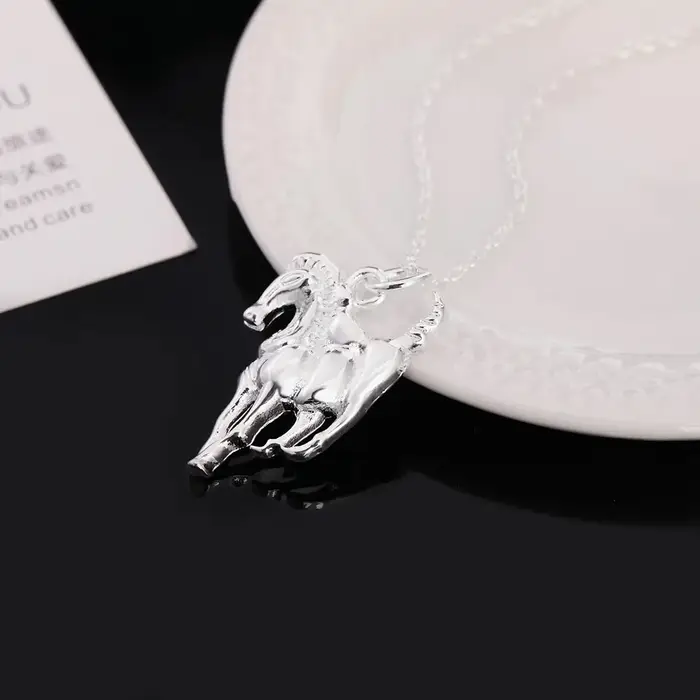 Collier en argent sterling 925 avec pendentif cheval élégant pour femmes occasions spéciales et parties
