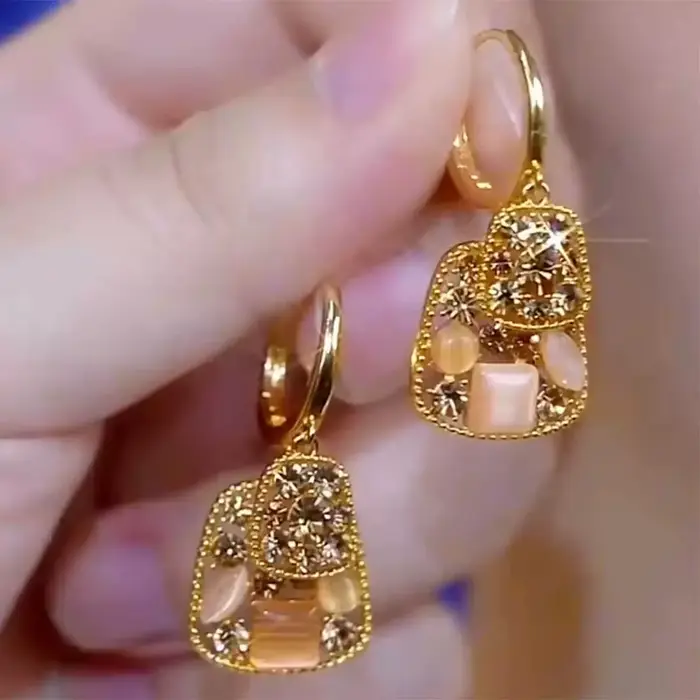 Boucles d'Oreilles Forme Café Scintillantes en Diamant Brun pour Femmes Occasions Spéciales Élégantes Polyvalentes