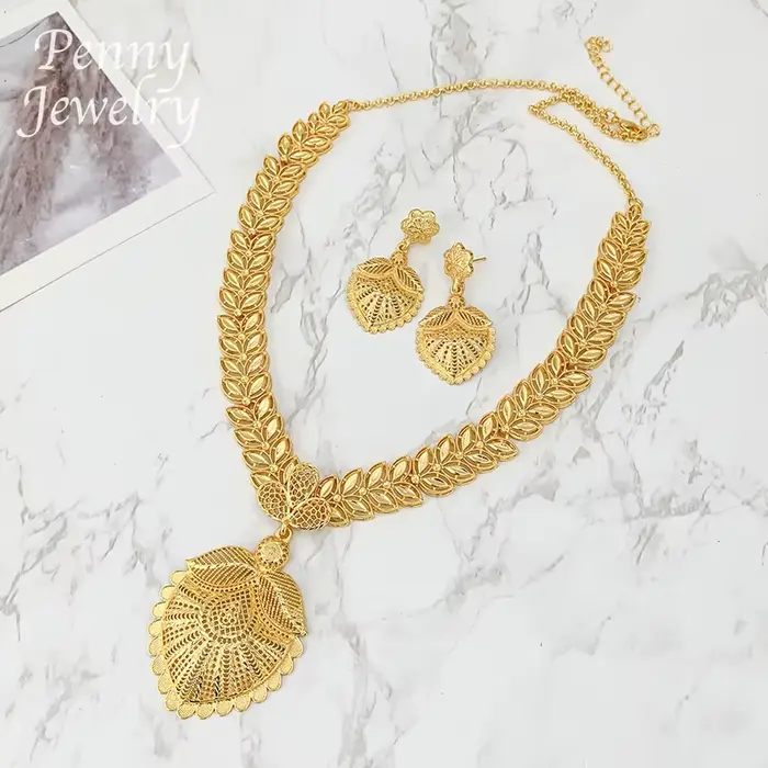 Ensemble de bijoux classique rétro-bohème plaqué or 18 carats pour femmes collier et boucles d'oreilles mariage invités