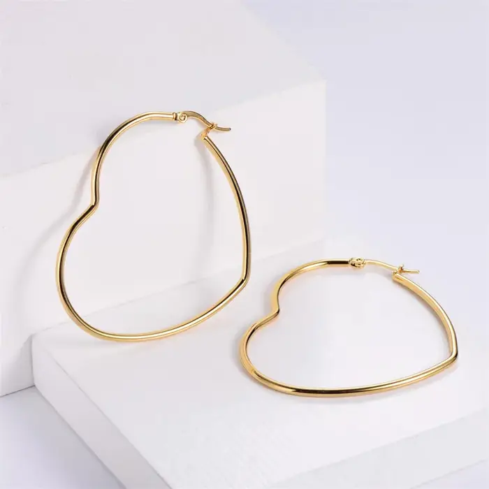 1 paire de boucles d'oreilles créoles