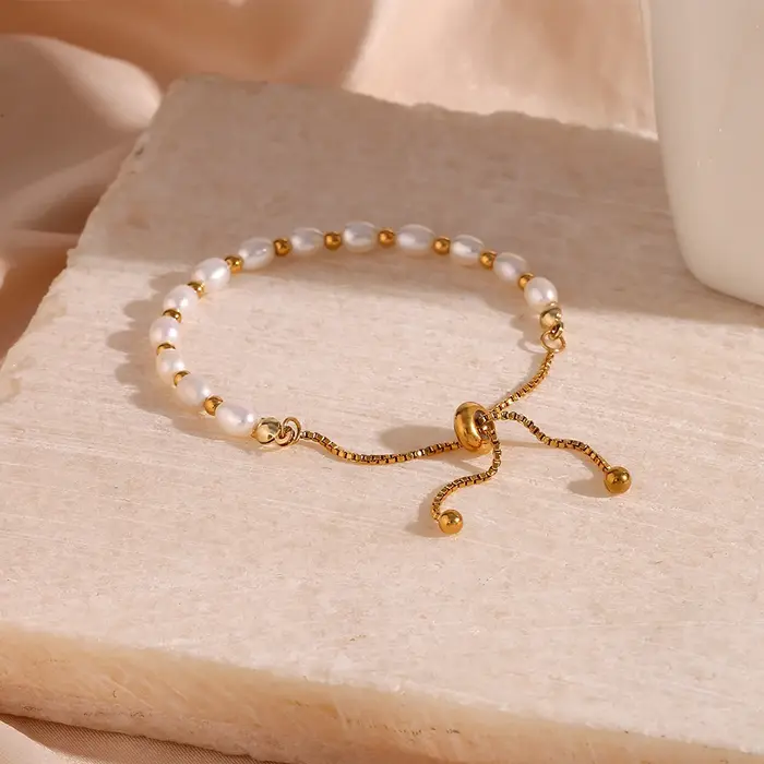 Bracelet en perles d'eau douce or et chaîne en acier inoxydable pour femmes élégantes occasions spéciales