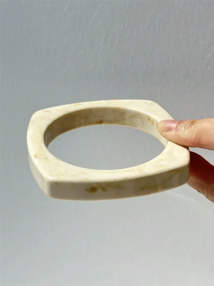 Nouvelle Collection automne/hiver: Bracelet en résine irrégulière géométrique blanc cassé, accessoir