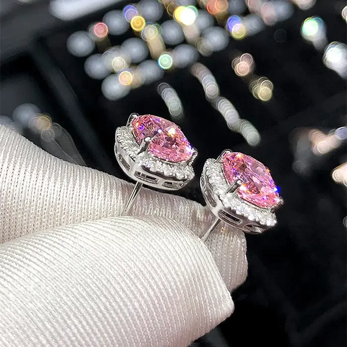 Boucles d'oreilles de luxe pour femmes élégantes et sophistiquées design géométrique zircone cubique or jaune clair occasions spéciales cadeau chic