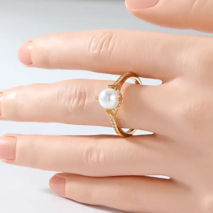 Bague dorée élégante de style bohème avec imitation de perles pour femmes