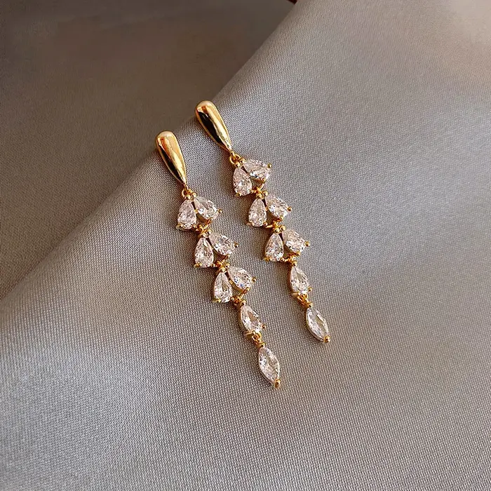 Boucles d'oreilles dorées brillantes en Zircon en forme de feuille pour femmes, nouveaux bijoux de m