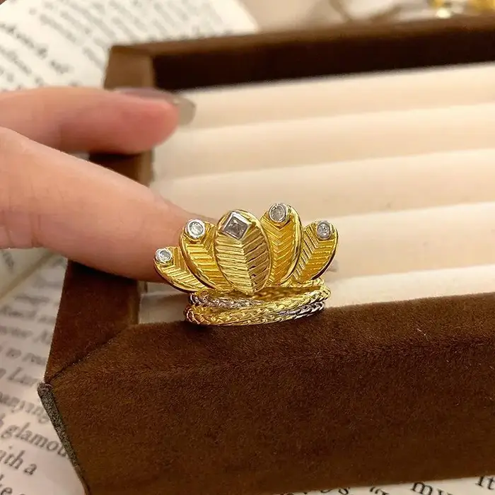 Bague couronne de luxe légère et classique pour femmes, tendance, bague brillante cloutée en diamant