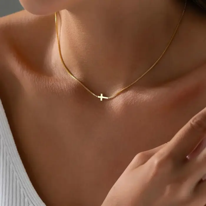 Collier croix pour femmes plaqué or 14 carats