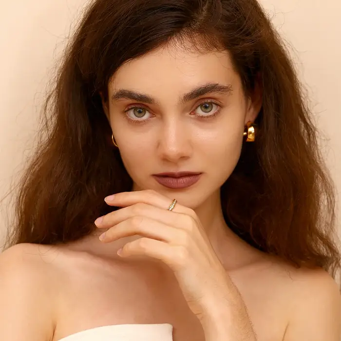 Bague de luxe La.Muses en acier inoxydable sertie de zirconium blanc pour femmes occasions élégantes soirée mariage anniversaire