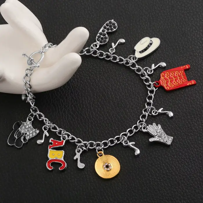 Collier Michael Jackson BAD, Pendentif MJ Classique Rock Roll Intemporel, Bijou Punk Tendance, Cadeau pour Hommes et Femmes