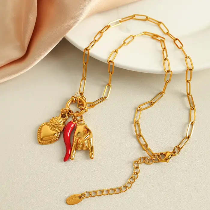 Collier pendentif piment rouge vintage plaqué or