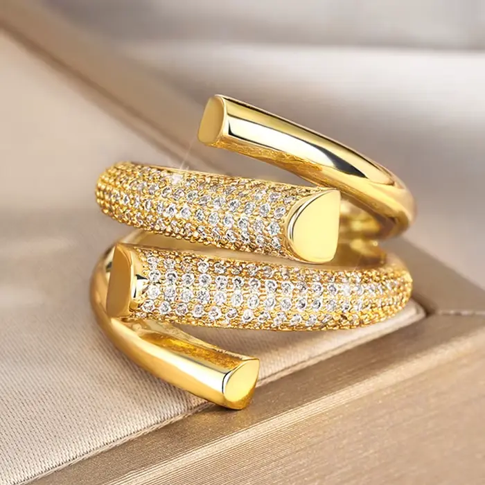 Bague Huitan Hyperbole en forme géométrique couleur or pour femme, luxueuse, pavée de zircons étincelants, pour usage quotidien, soirée, mode polyvalente, bijoux pour femme