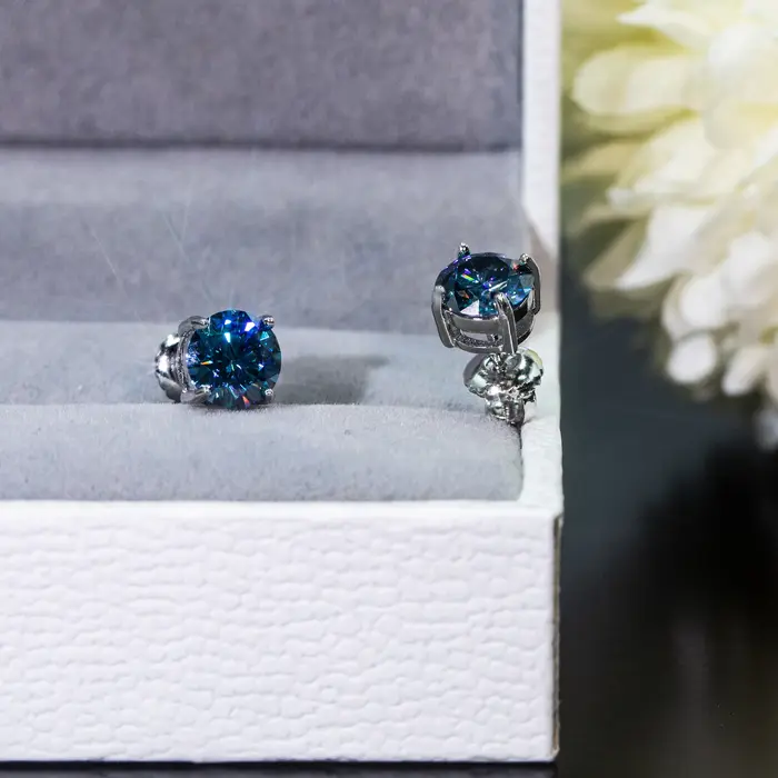 Boucles d'oreilles à vis en diamant Moissanite bleu royal pour couple