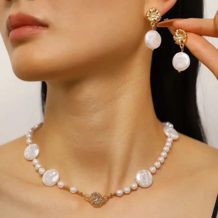 Ensemble collier, bracelet et boucles d'oreilles en perles baroques de luxe pour femmes, idéal pour 