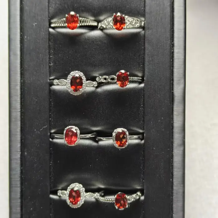 Naturel Nouveau grenat rouge ovale à facettes divers types Conception de bague Tendance et polyvalente Simple