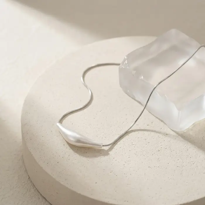 Collier simple et tendance pour femme