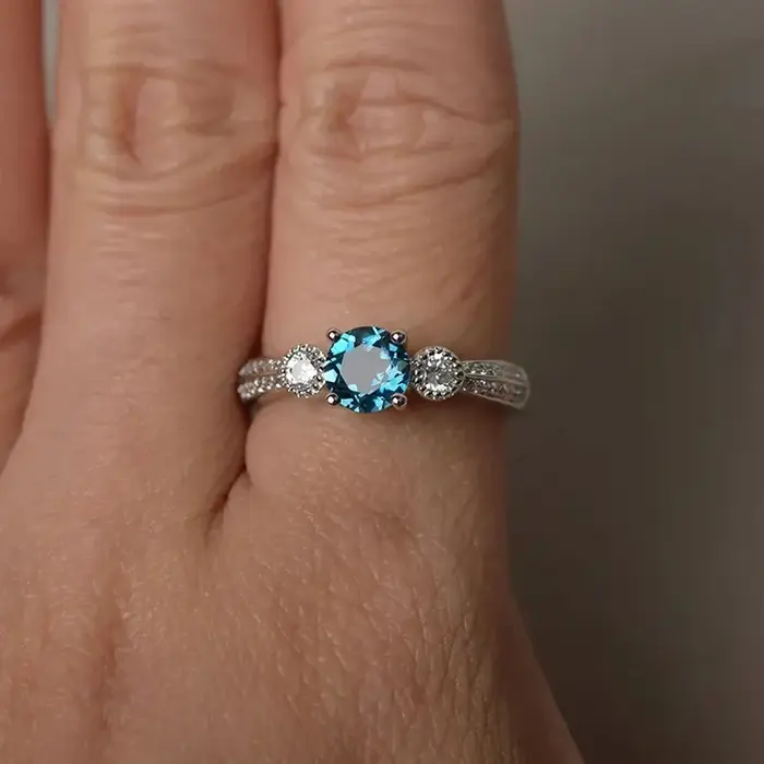 Bague en argent sterling 925 sertie de zirconium blanc élégante pour mariage et occasions spéciales