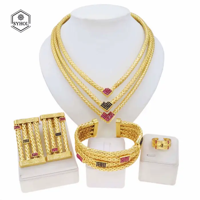 Ensemble de bijoux plaqués or 24 carats pour femme avec collier, boucles d'oreilles, bracelet et bague pour occasions spéciales comme le mariage et le banquet