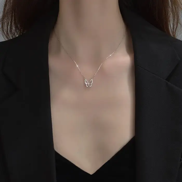 Collier papillon tendance pour femmes, collier de luxe polyvalent d'été, bijoux à la mode, pendentif