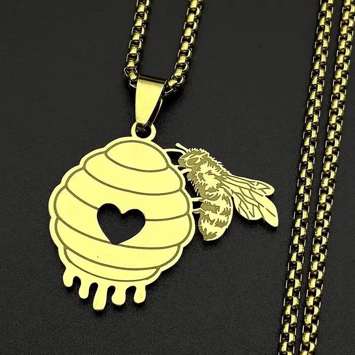 Collier pendentif en forme de cœur d'abeille romantique en acier inoxydable cadeau pour femme homme occasions spéciales partage moments précieux