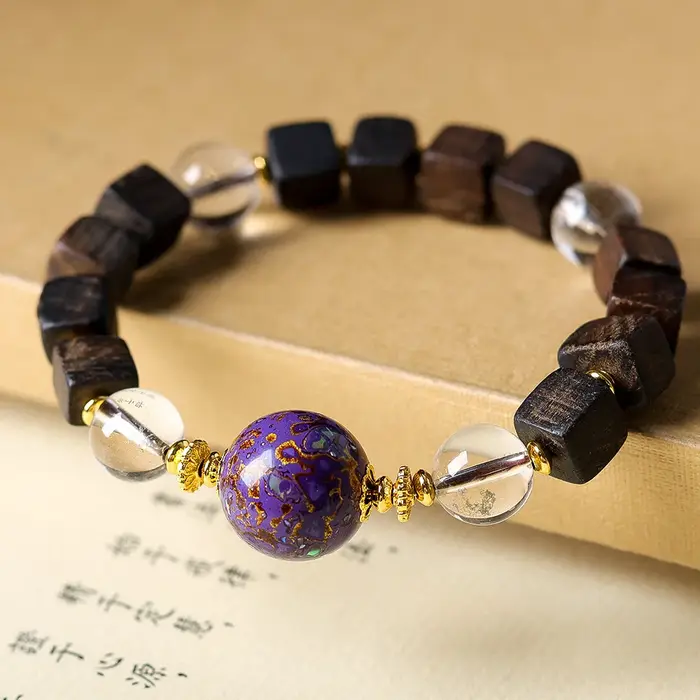 Bracelet en bois d'agar Dalakan avec perles de cristal blanc naturel