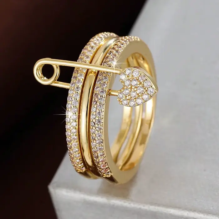 Bague empilée tendance en plaqué or 18 carats avec zircone cubique pour hommes style classique occassion fête surprise anniversaire cadeau amical