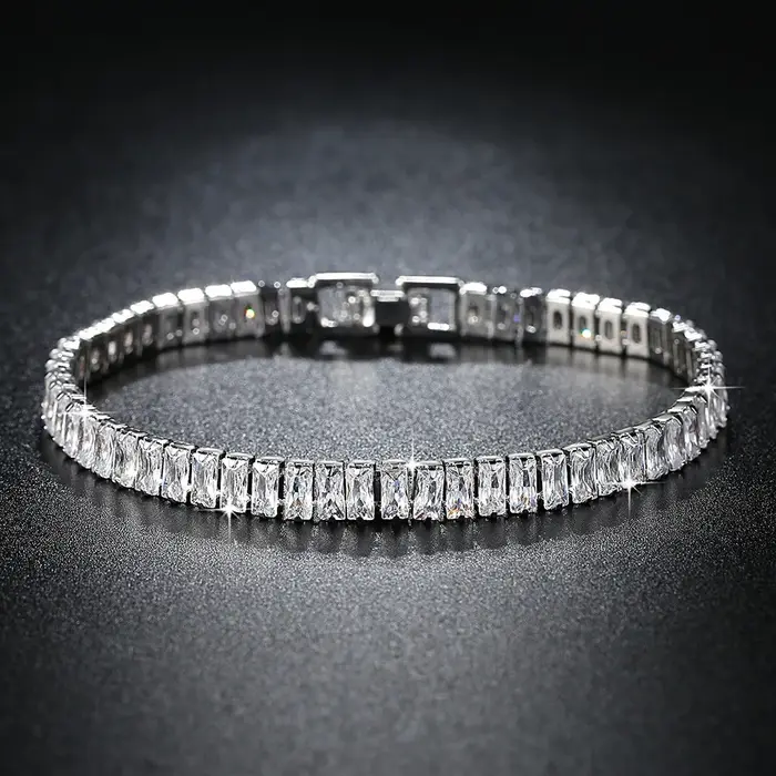 Bracelet en argent sterling 925 avec cristaux blancs scintillants pour femmes et hommes pour parties et cérémonies spéciales