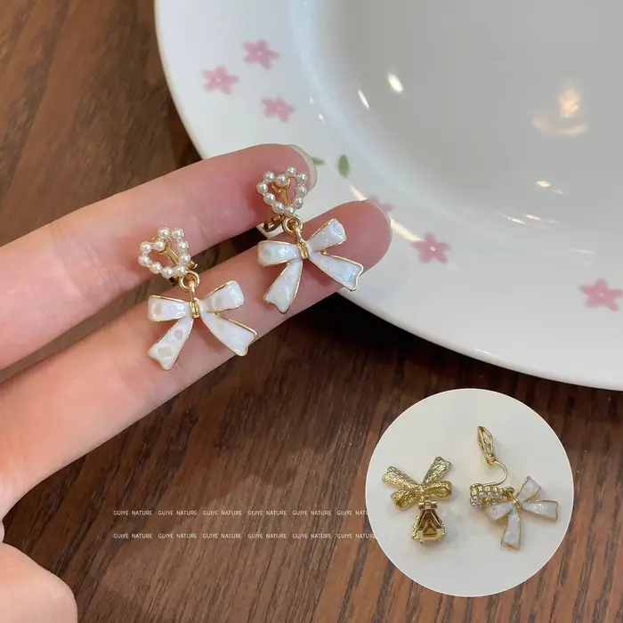 Boucles d'oreilles clips dorées avec strass, cristaux, perles et papillons pour femmes sans perçage, bijoux de fête et cadeaux romantiques