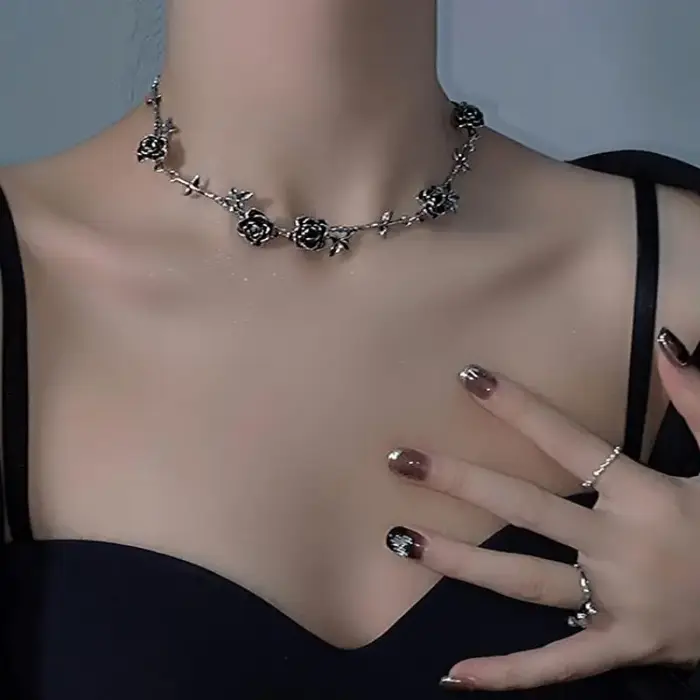 Collier pendentif camélia hip-hop punk pour femme