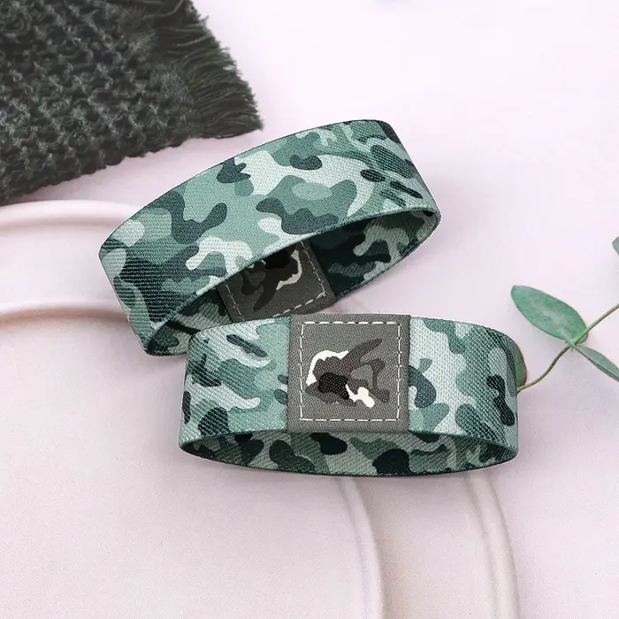 Bracelet de Camouflage Classique Élastique pour Femmes et Hommes Occasions Spéciales Sportifs Mode Accessoires