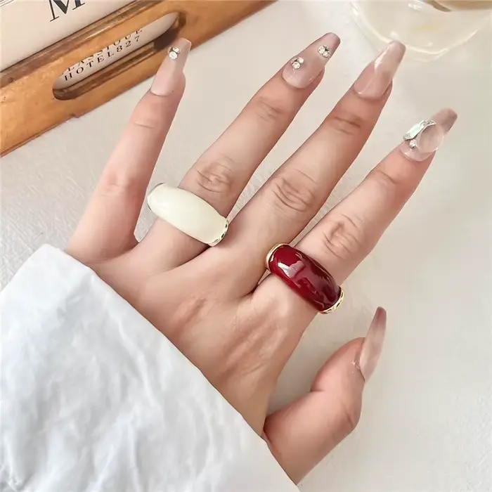 Bague en Arc irrégulier rétro européen et américain pour femmes