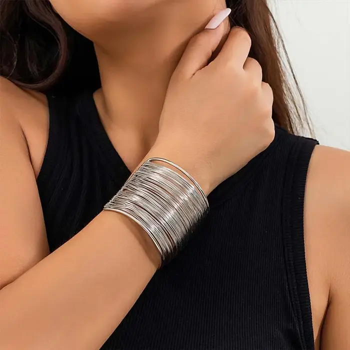 Vintage couleur or hyperbolique couches large fil Bracelet manchette