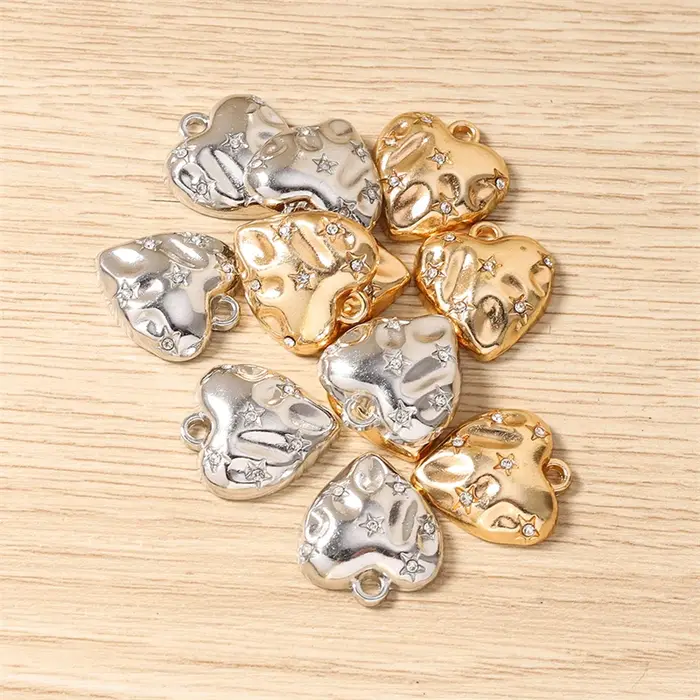 8 pièces de pendentifs en forme de cœur en alliage de cristal mignons de 17x18mm pour la fabrication de bijoux