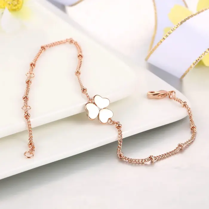 Bracelets trèfle élégants pour femmes