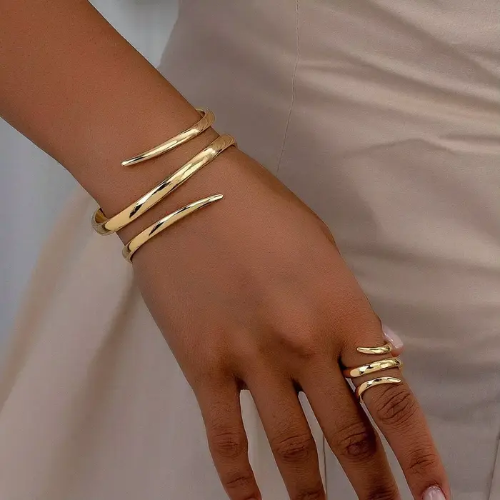 Ensemble de bijoux pour femmes bracelet de manchette géométrique et bagues en alliage de métaux