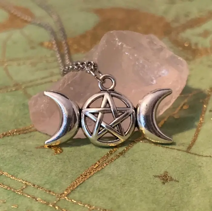 Collier Triple lune, bijoux wiccan, collier pentacle triple déesse, collier pentagramme, collier paï