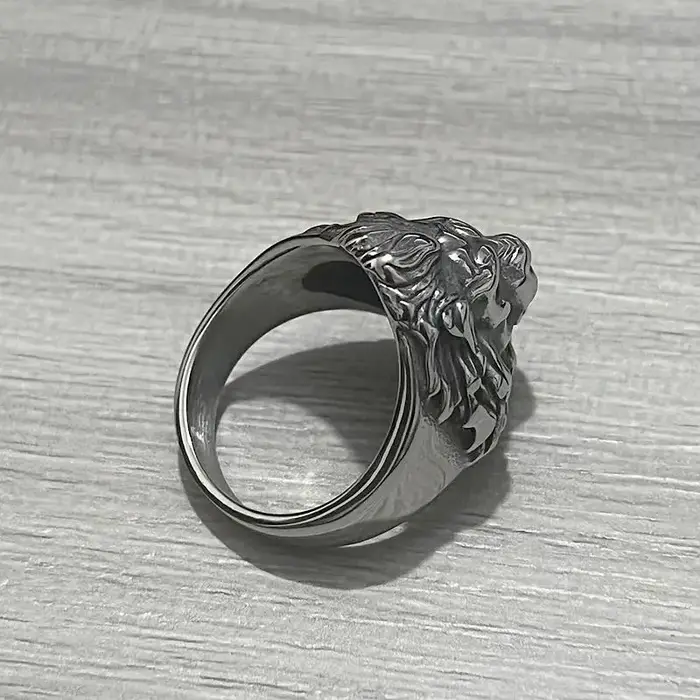 Bague lion punk rétro européenne et américaine
