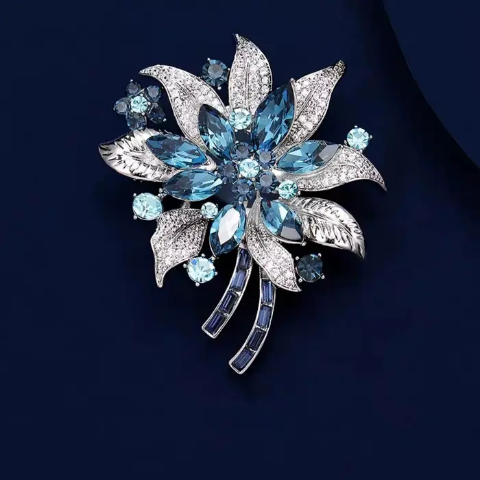 Broche de fleur incrustée de strass de luxe à la mode