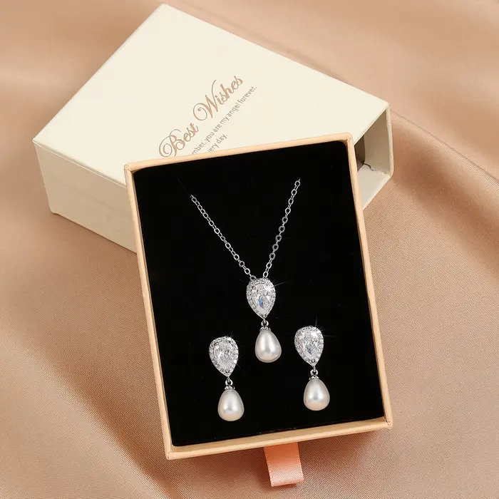 Ensemble de bijoux ZAKOL imitation perle zircone avec boucles d'oreilles et collier pour femmes occasions spéciales mariage et fête