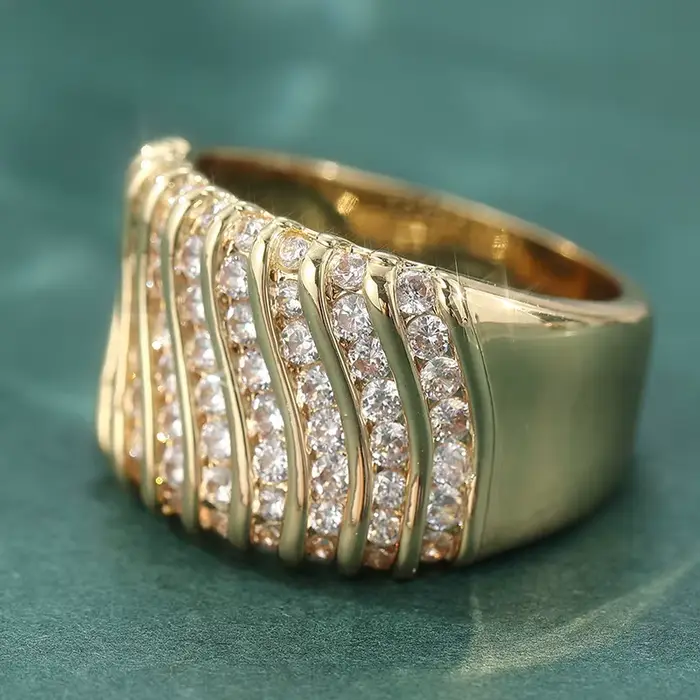 Bague de mariage couleur dorée