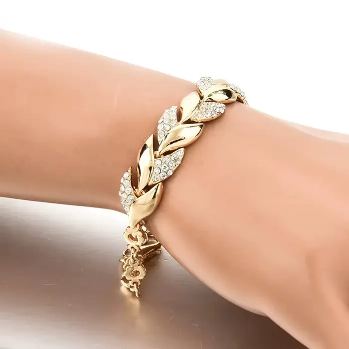 Bracelet en argent Sterling 925 avec pierres de zirconium pour femmes et filles élégant cadeau pour mariage anniversaire et soirées mondiales bijoux tendance nouvelle collection