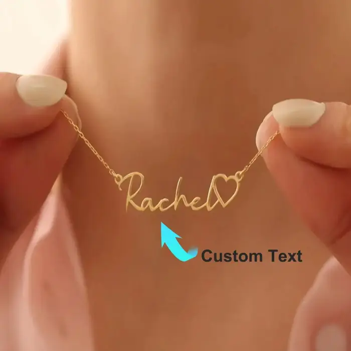Collier avec nom personnalisé avec cœur creux